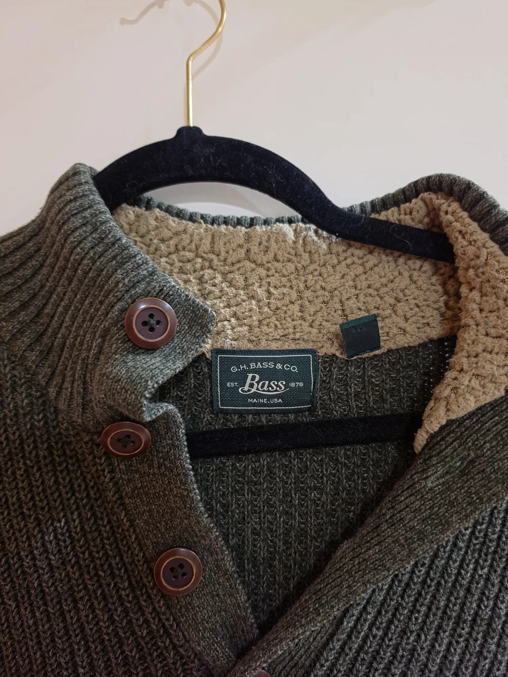 Bass Men’s Olive Green Ribbed Button-Front Sweater